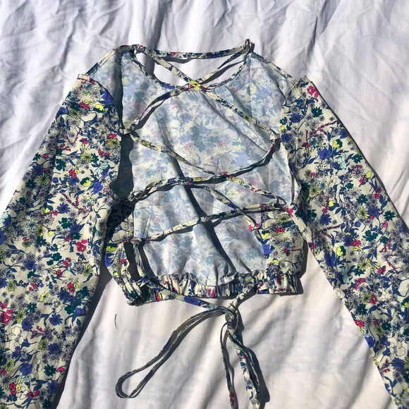 Floral top whit the back corset - Picture 3 of 6